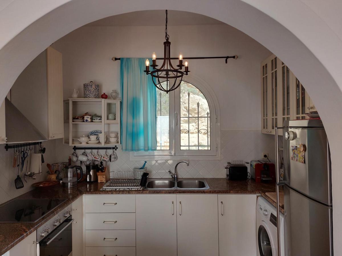 Tranquil Villa With Sea View In Ammopi Karpathos อาโมปี ภายนอก รูปภาพ