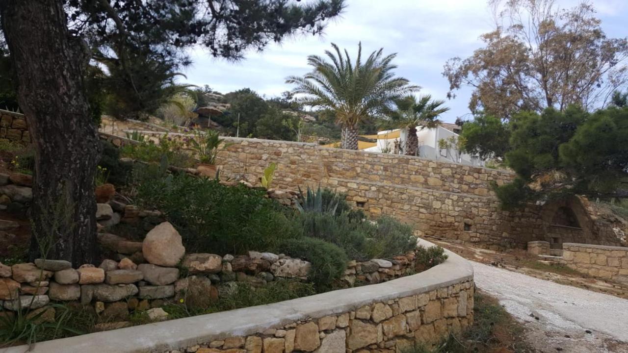 Tranquil Villa With Sea View In Ammopi Karpathos อาโมปี ภายนอก รูปภาพ