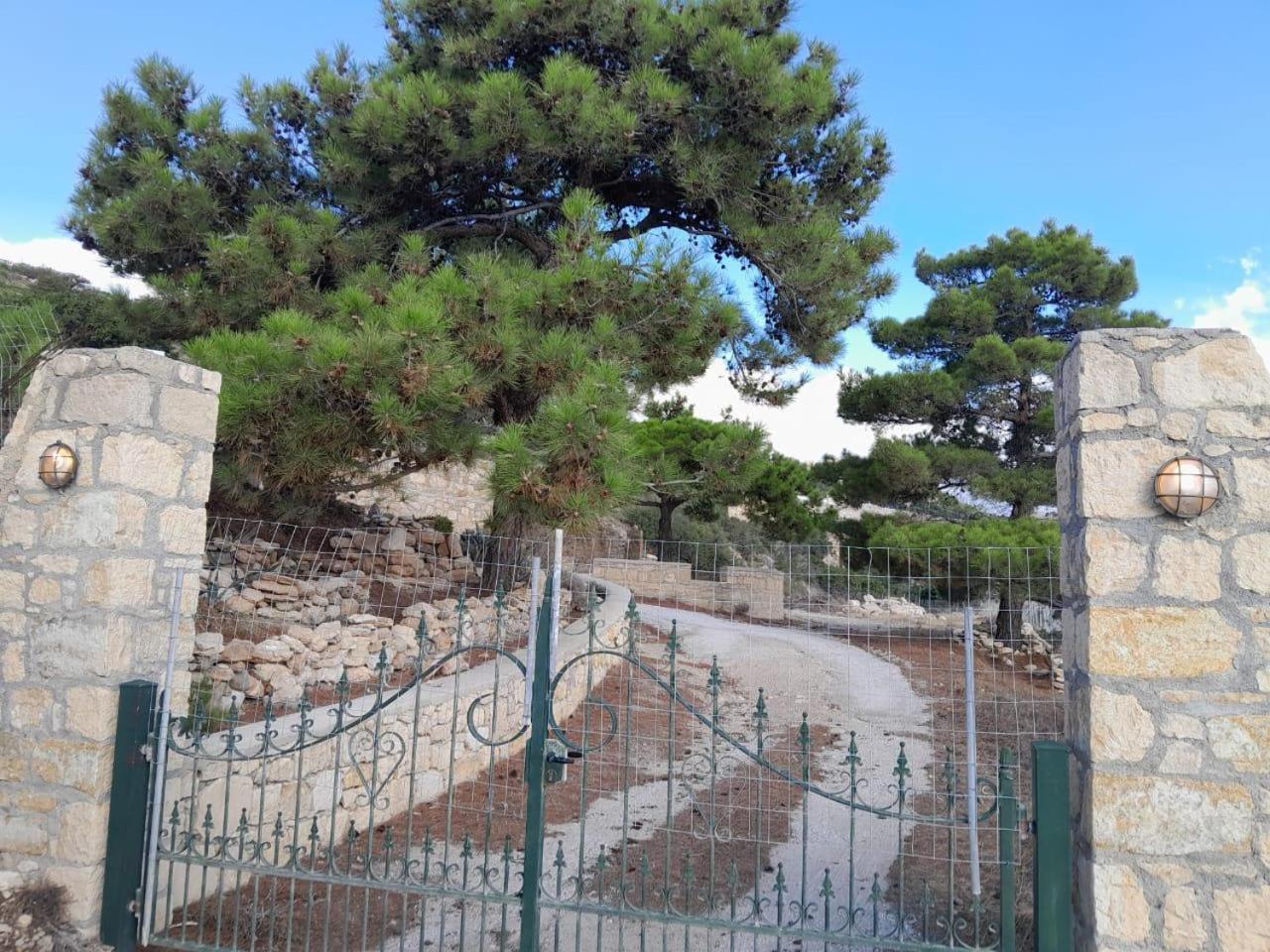 Tranquil Villa With Sea View In Ammopi Karpathos อาโมปี ภายนอก รูปภาพ